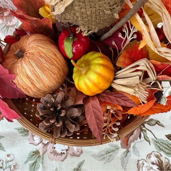 Scarecrow Fall Centerpiece - Picture 3 of 13